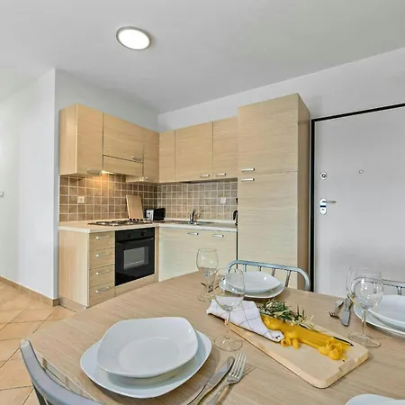 Apartment Crogo Sole Gedici